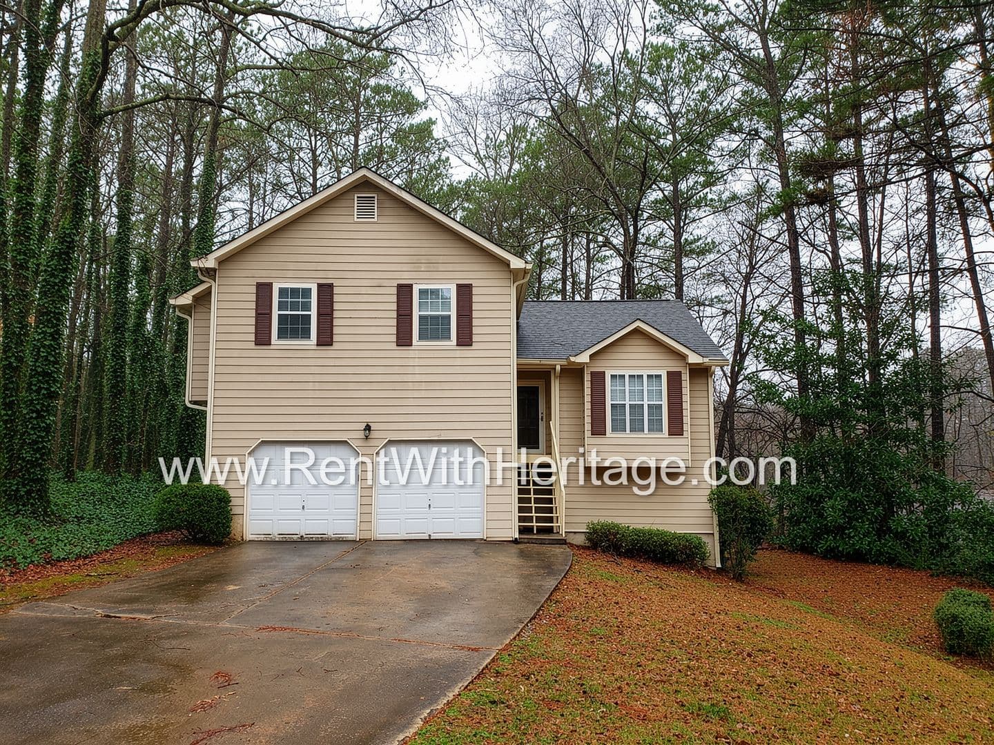 Lithia Springs House: 2120 Windy Oak Ct