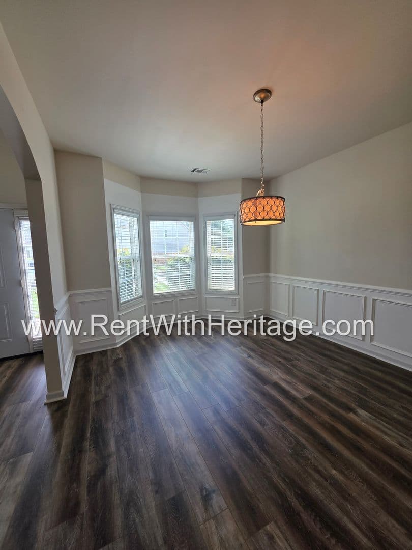 Villa Rica House: 202 Summergate Ln.