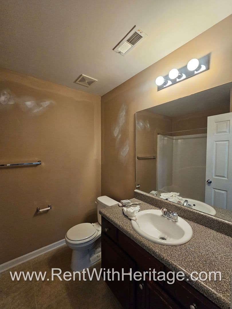 Newnan House: 61 Briandwood Dr.