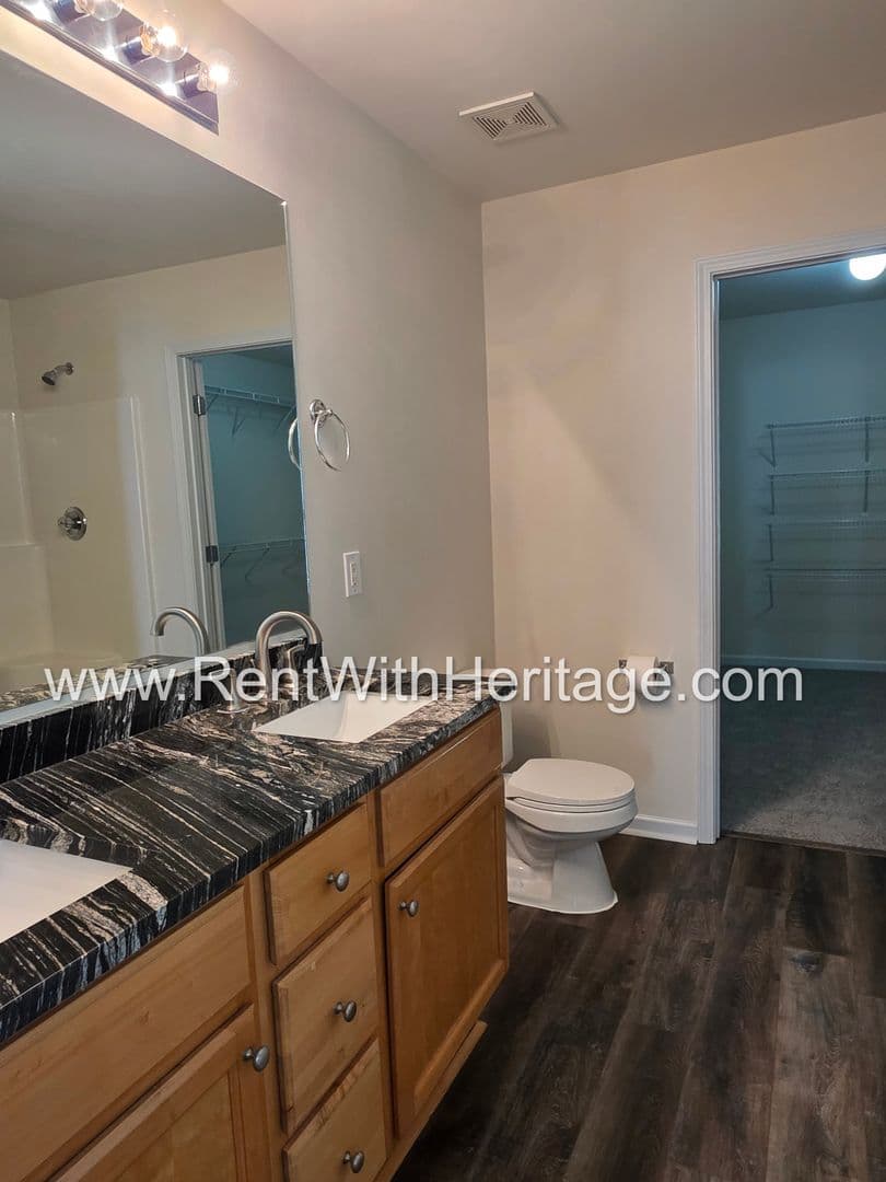Villa Rica House: 202 Summergate Ln.