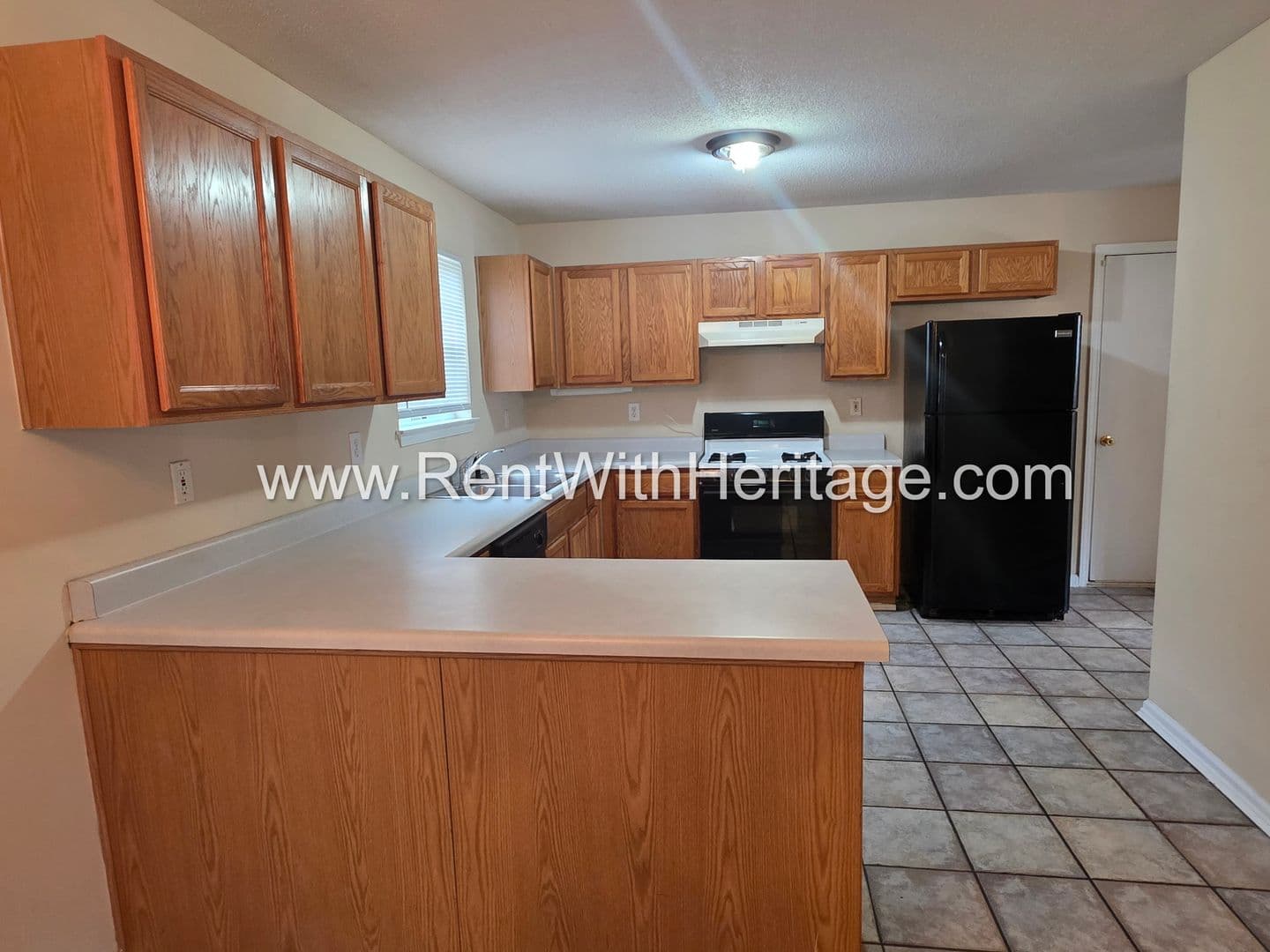 Douglasville House: 6535 Manor Creek Dr
