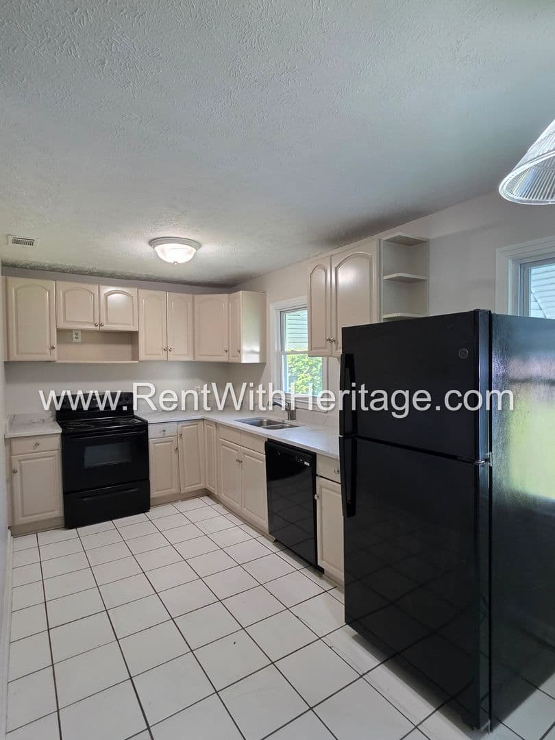 Austell House: 5990 Peco Ln.