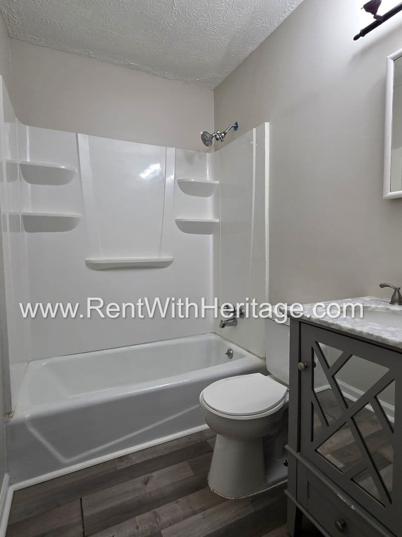 Austell House: 5990 Peco Ln.