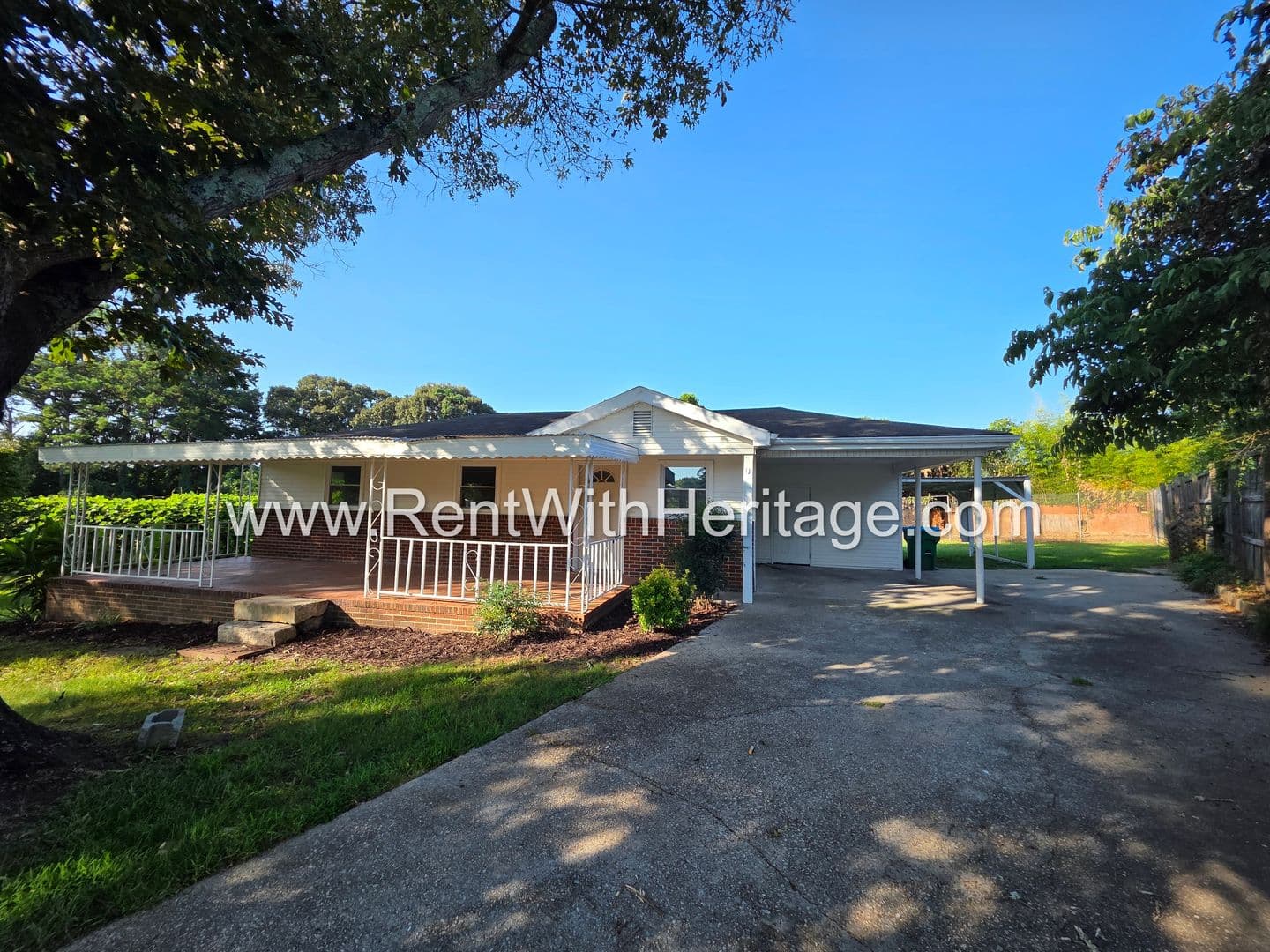 Austell House: 5990 Peco Ln.