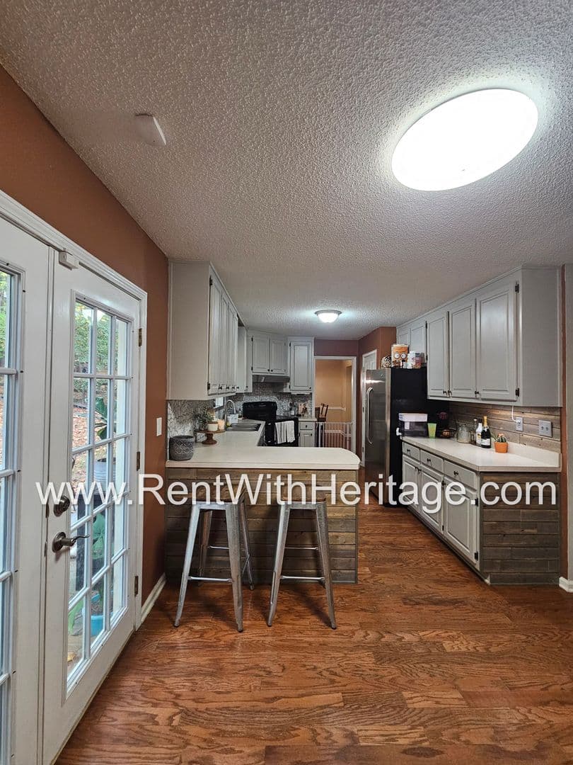 Douglasville House: 6849 Quail Pl