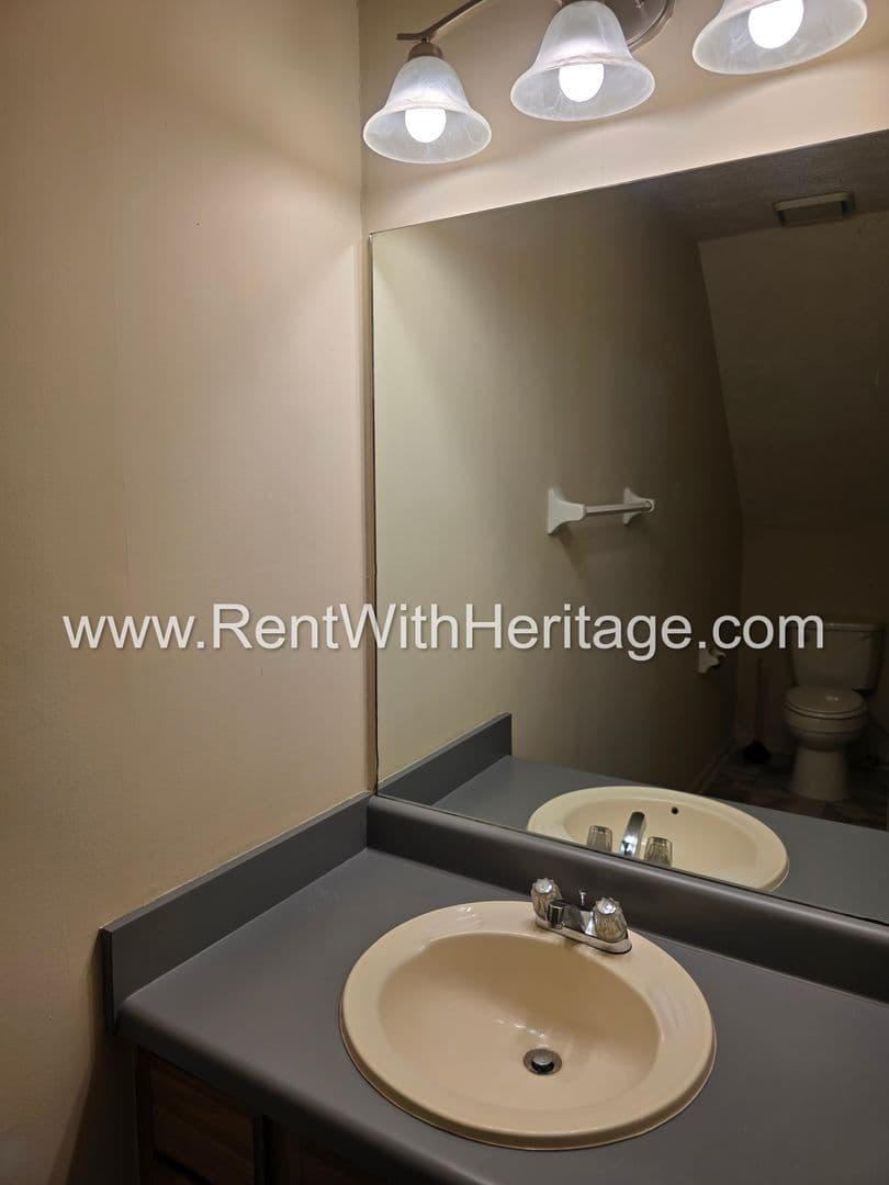 Lithia Springs House: 2120 Windy Oak Ct