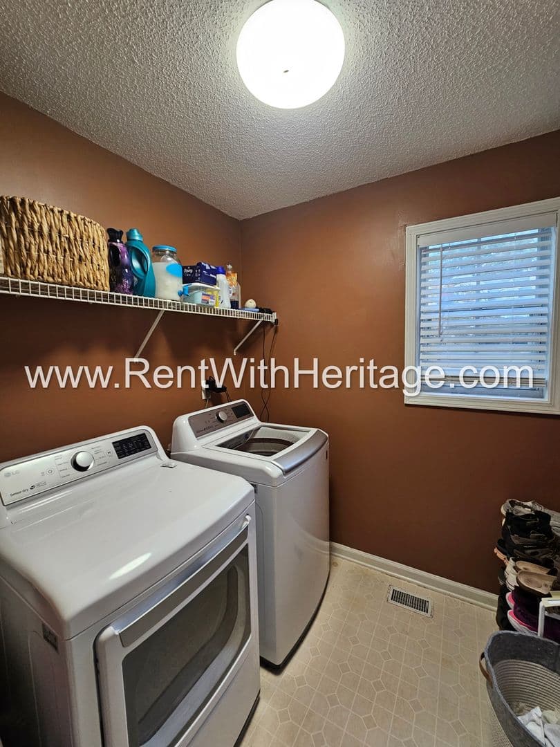 Douglasville House: 6849 Quail Pl
