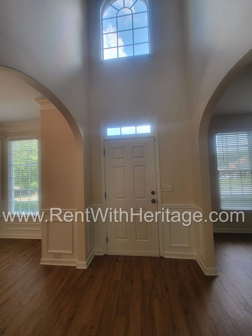 Powder Springs House: 2924 Villa Lake Dr.