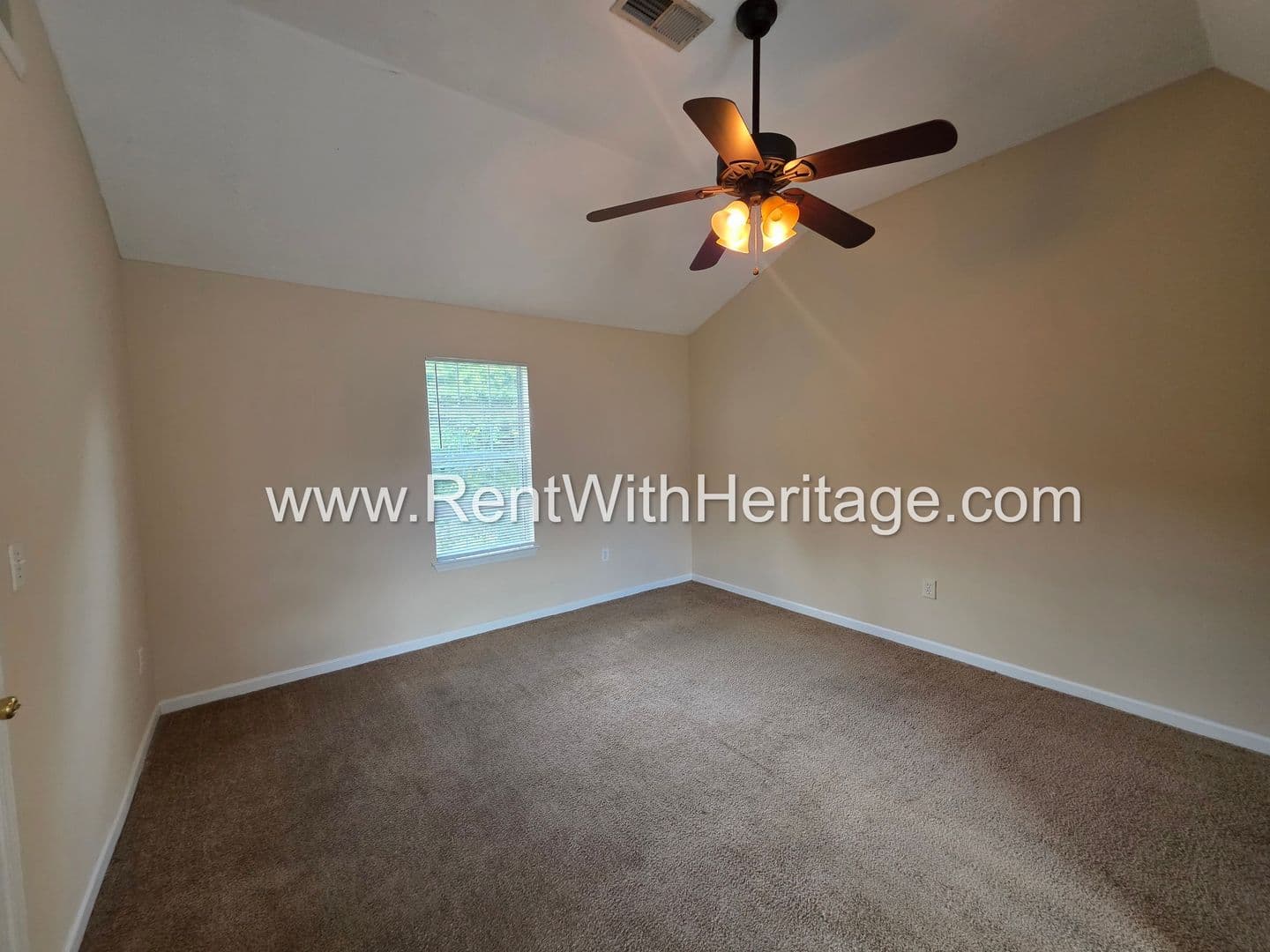 Douglasville House: 6535 Manor Creek Dr