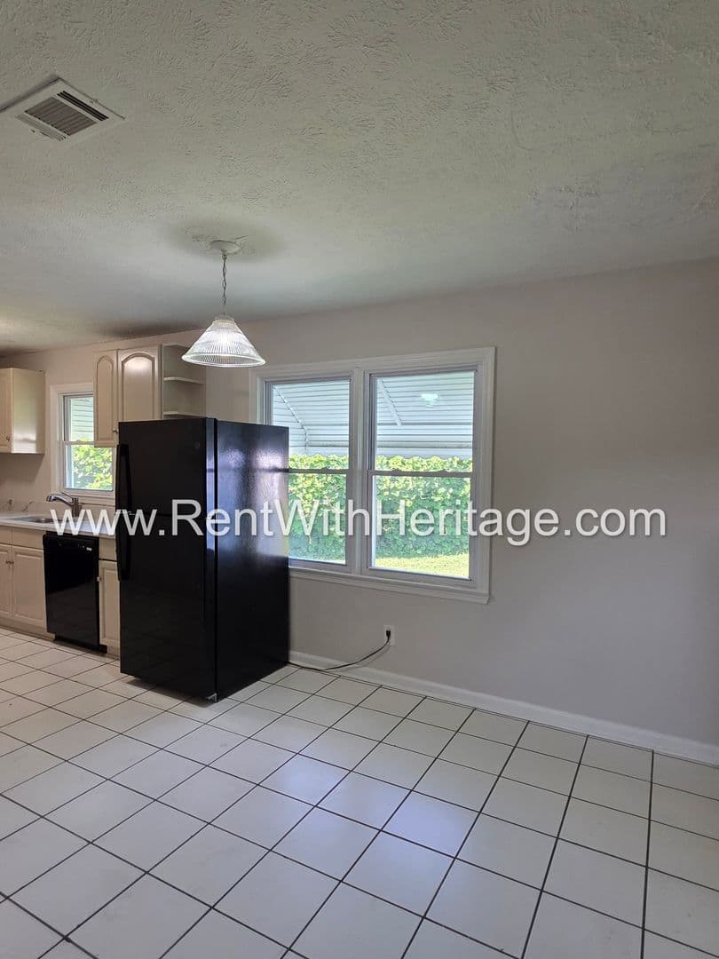 Austell House: 5990 Peco Ln.
