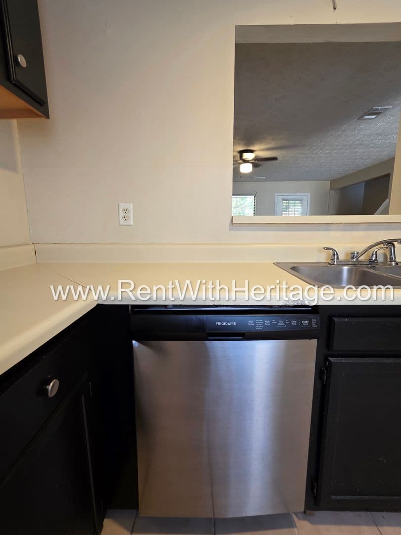 Douglasville House: 8511 Westchester Dr.