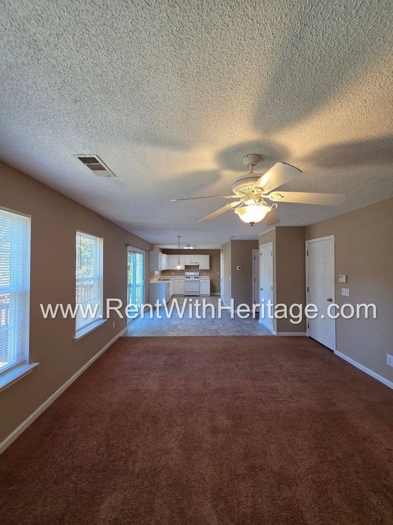 Powder Springs House: 179 Parkview Lane