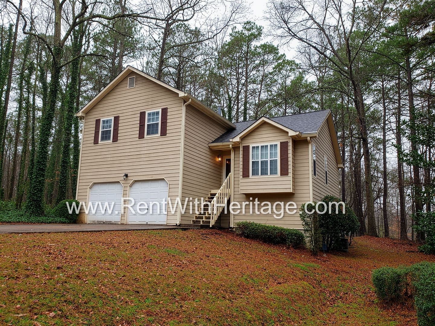 Lithia Springs House: 2120 Windy Oak Ct
