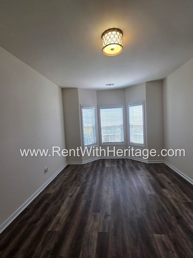 Villa Rica House: 202 Summergate Ln.