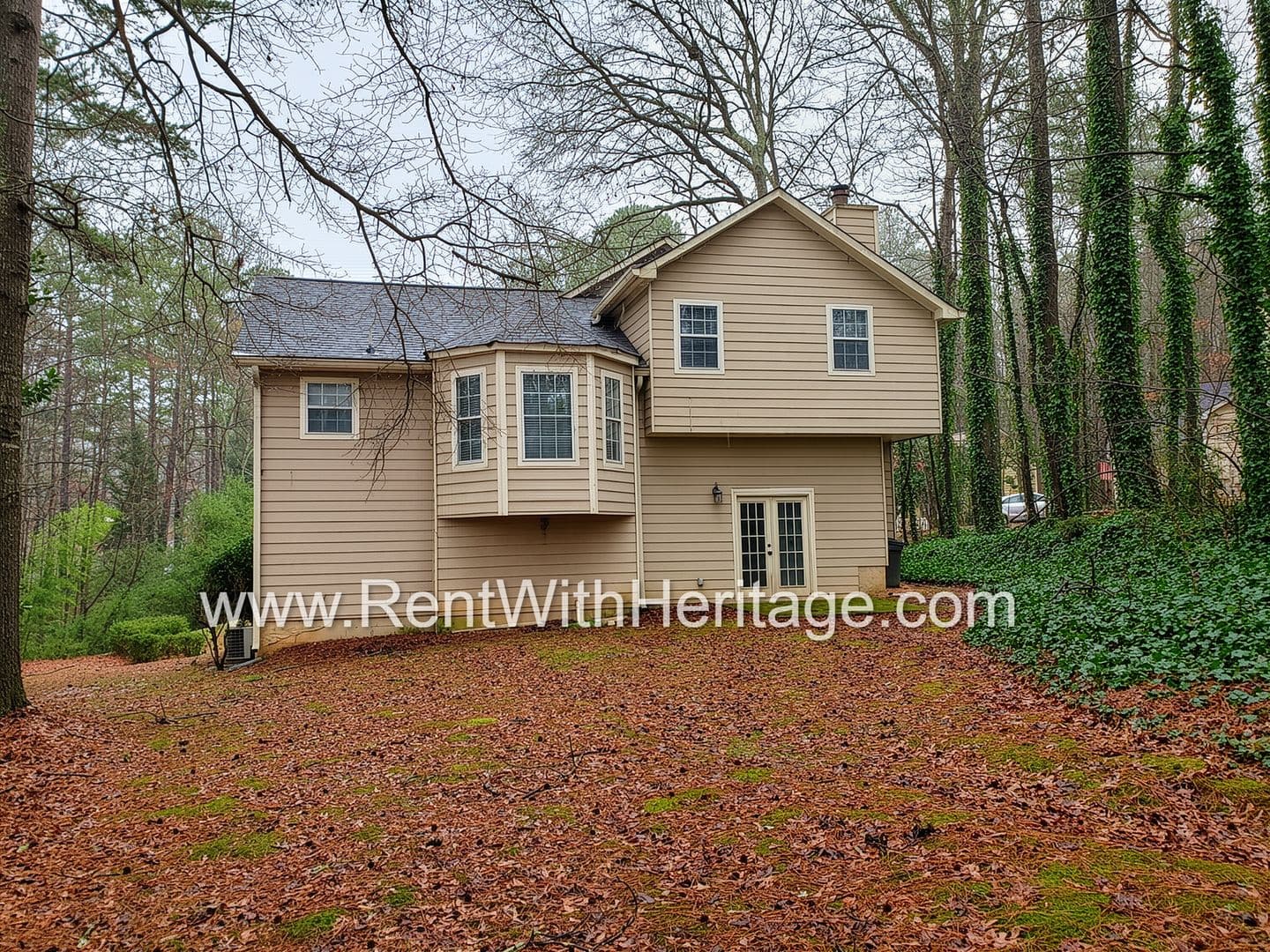 Lithia Springs House: 2120 Windy Oak Ct