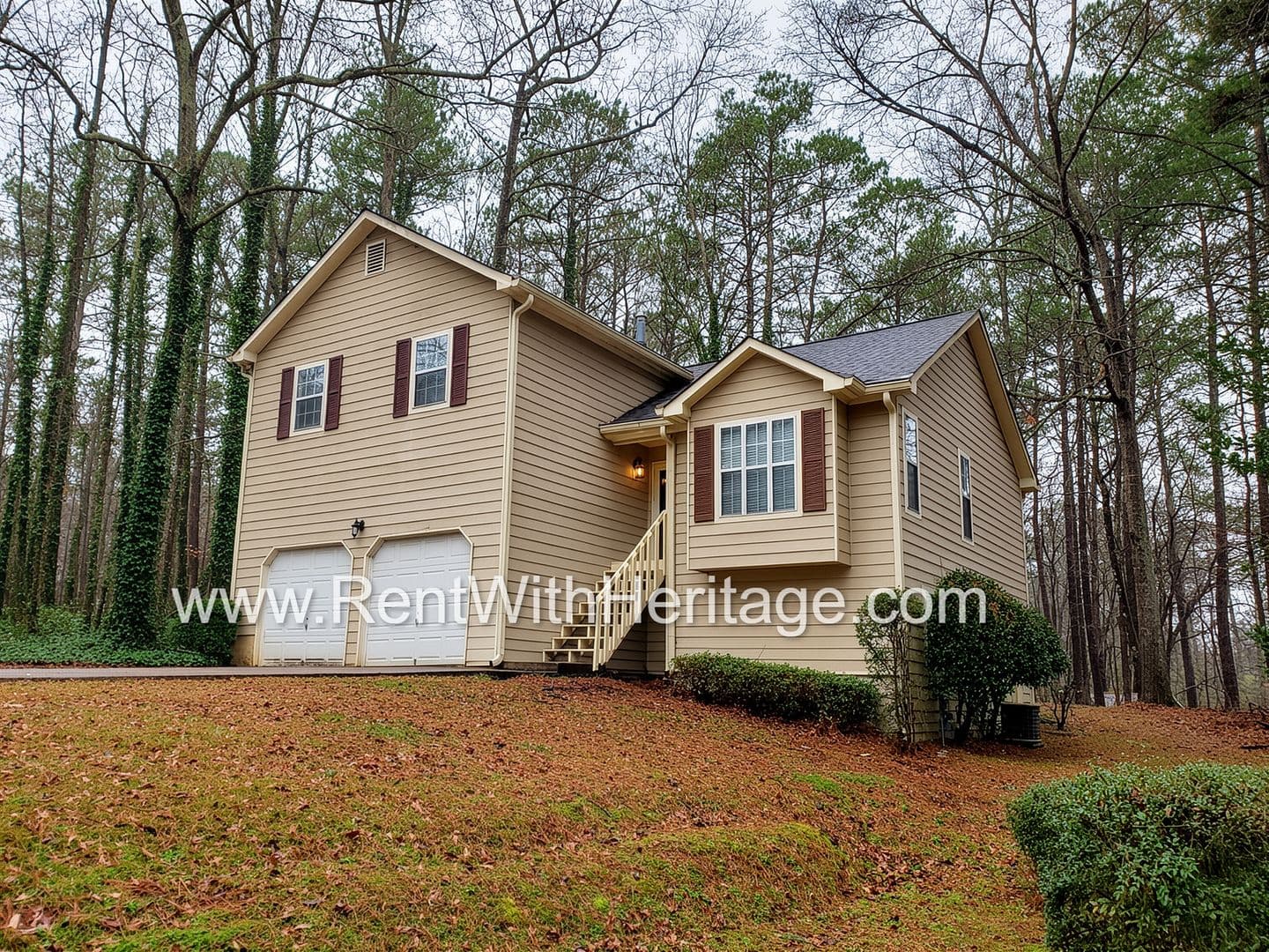 Lithia Springs House: 2120 Windy Oak Ct