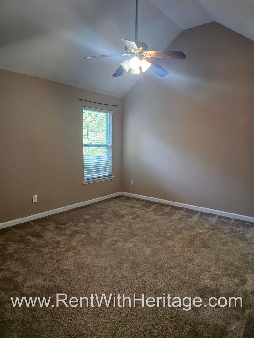 Newnan House: 61 Briandwood Dr.
