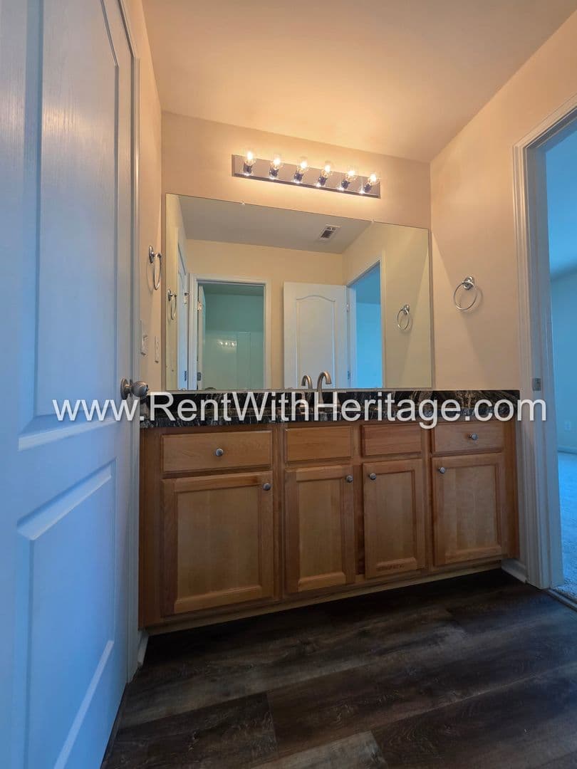 Villa Rica House: 202 Summergate Ln.