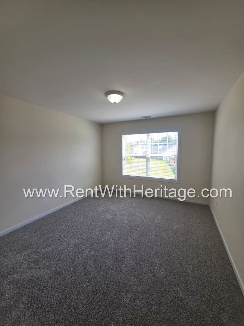 Villa Rica House: 202 Summergate Ln.