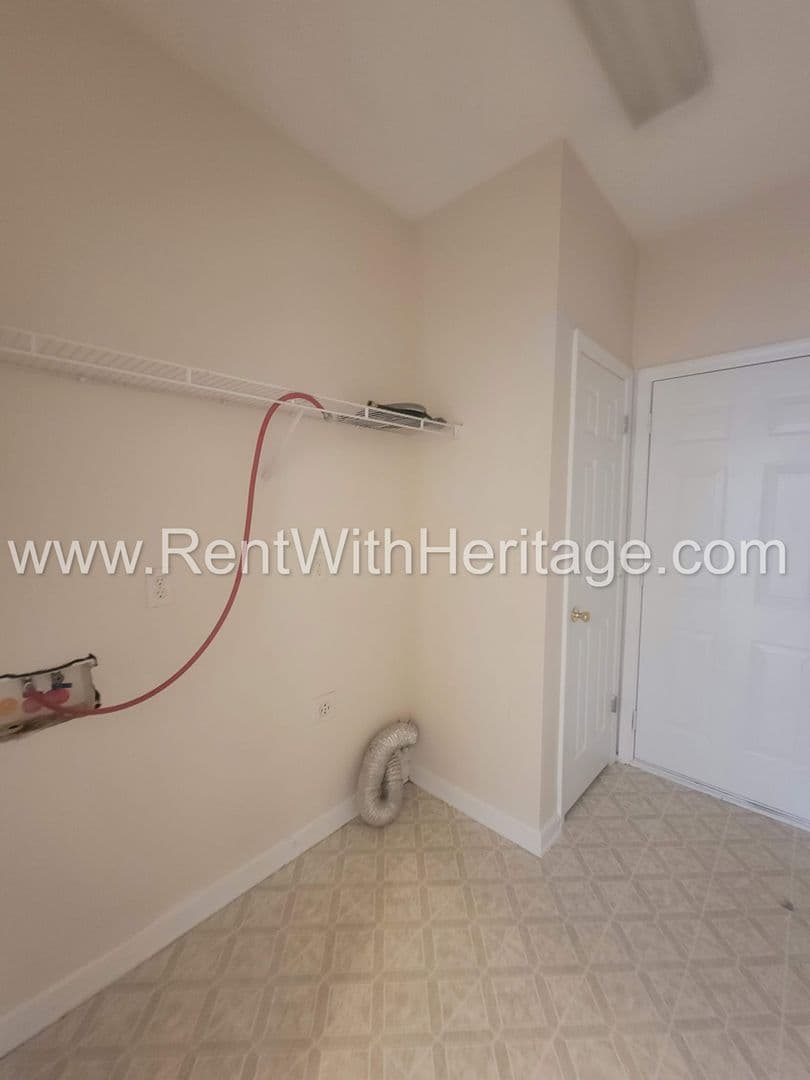 Powder Springs House: 2924 Villa Lake Dr.