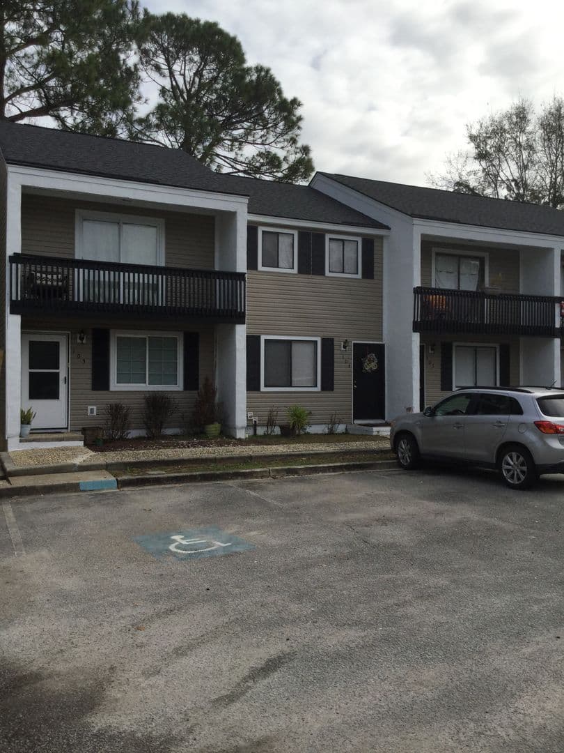 Summerville House: 401 Golf Road - 100