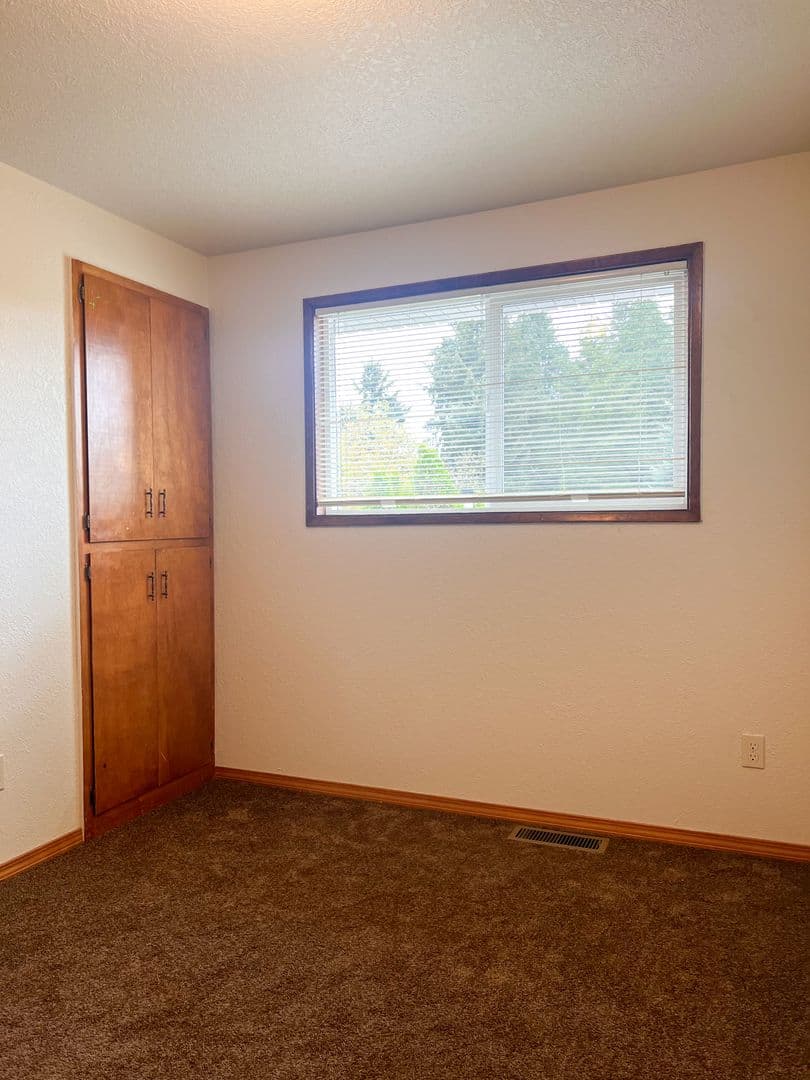 LEBANON Apartment: 155 S. 8TH ST #1-8