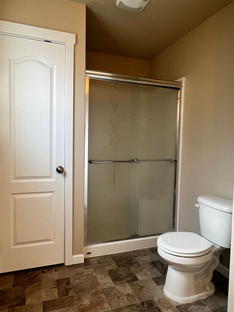 LEBANON Apartment: 183 E. JADON DR