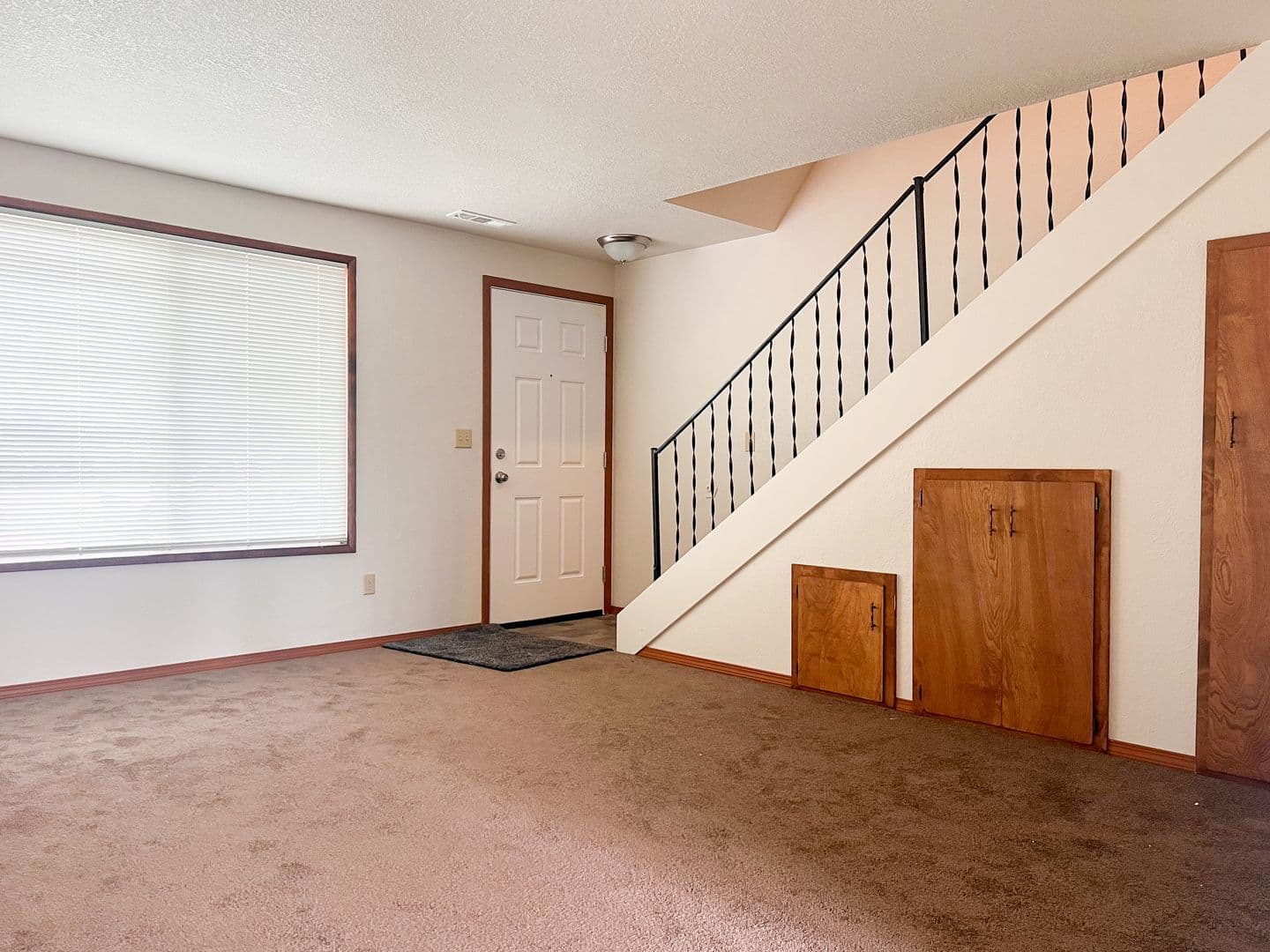 LEBANON Apartment: 155 S. 8TH ST #1-8