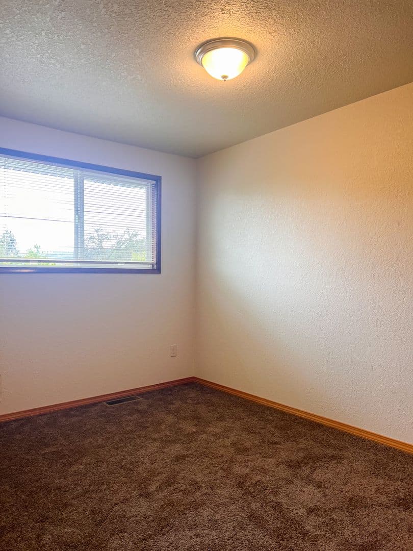 LEBANON Apartment: 155 S. 8TH ST #1-8