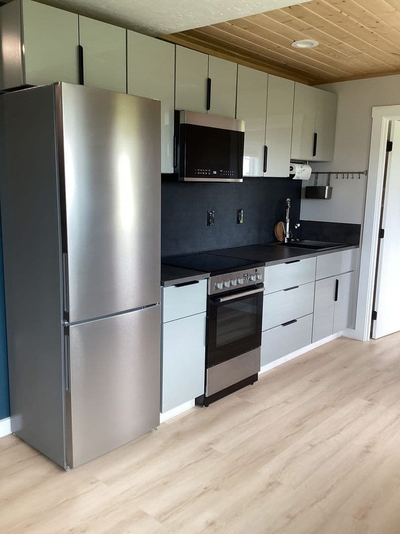 WALDPORT Apartment: 816 SW PACIFIC COAST HWY