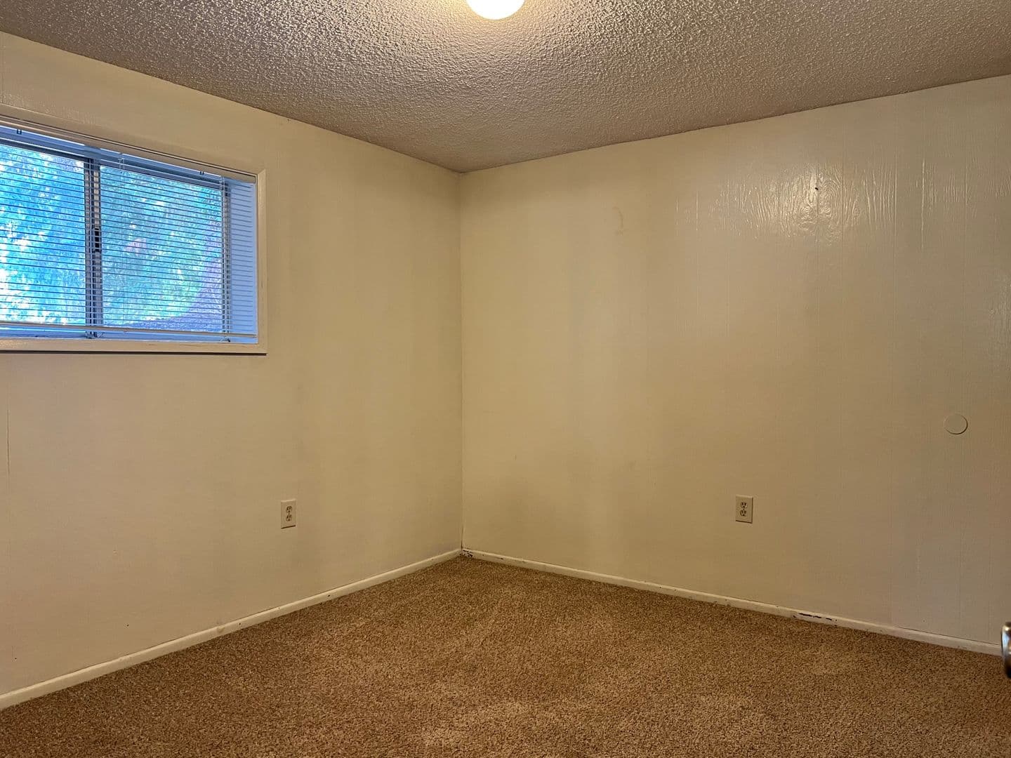 LEBANON Apartment: 38355 & 38385 WEIRICH DR.