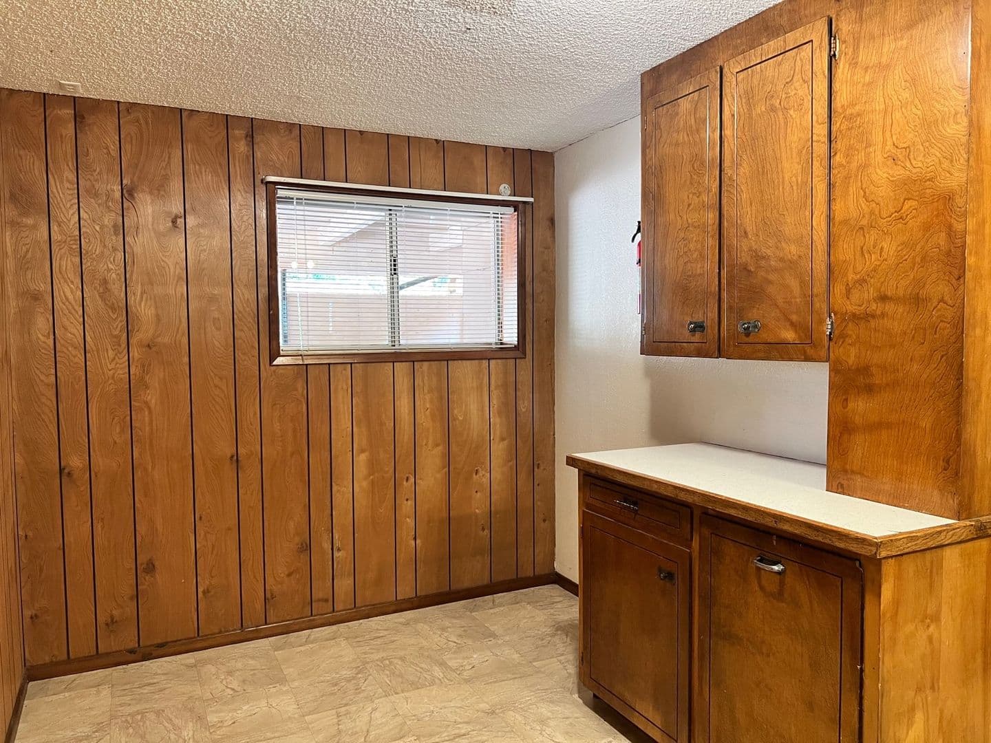 LEBANON Apartment: 38355 & 38385 WEIRICH DR.