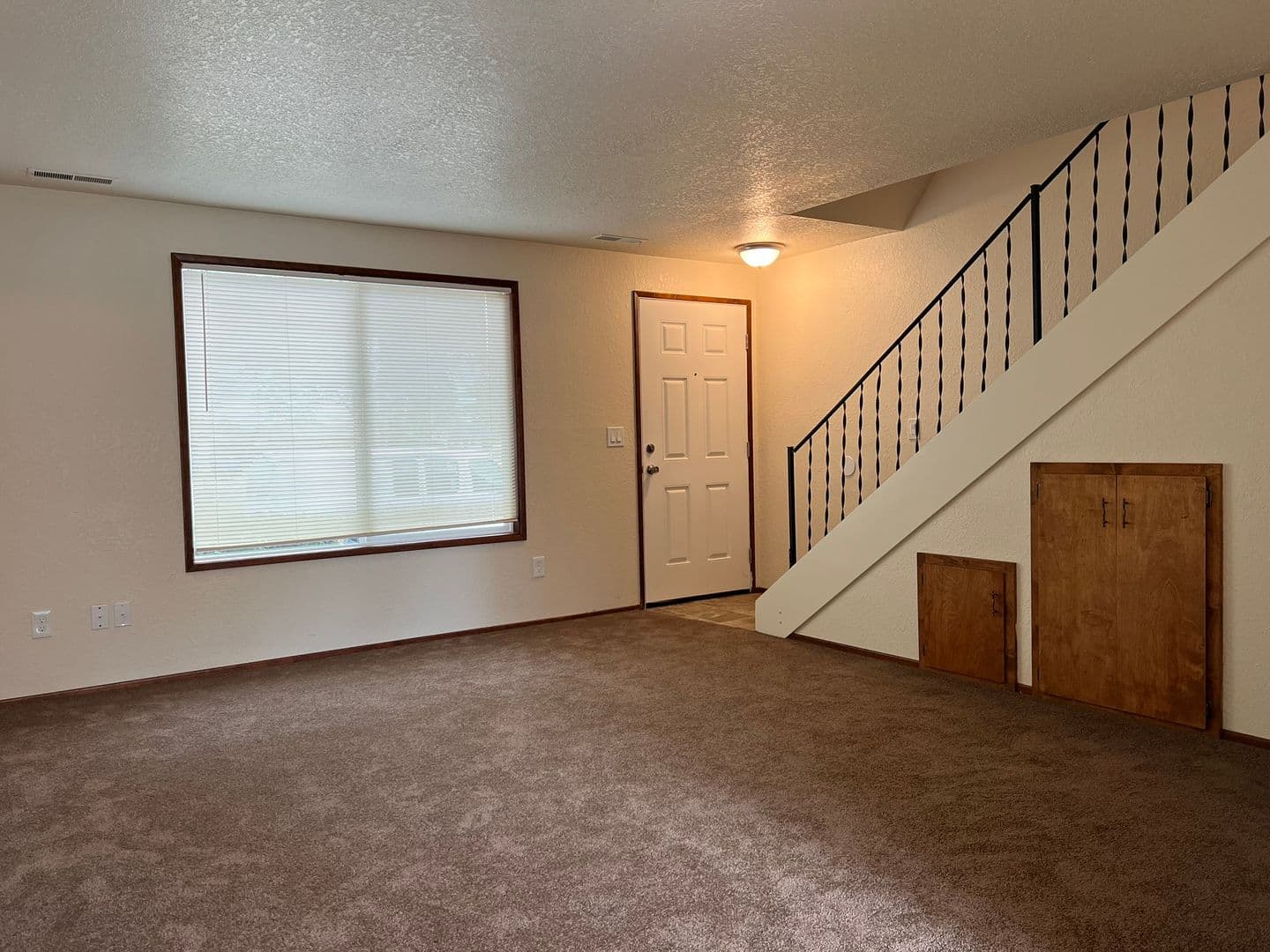 LEBANON Apartment: 155 S. 8TH ST #1-8