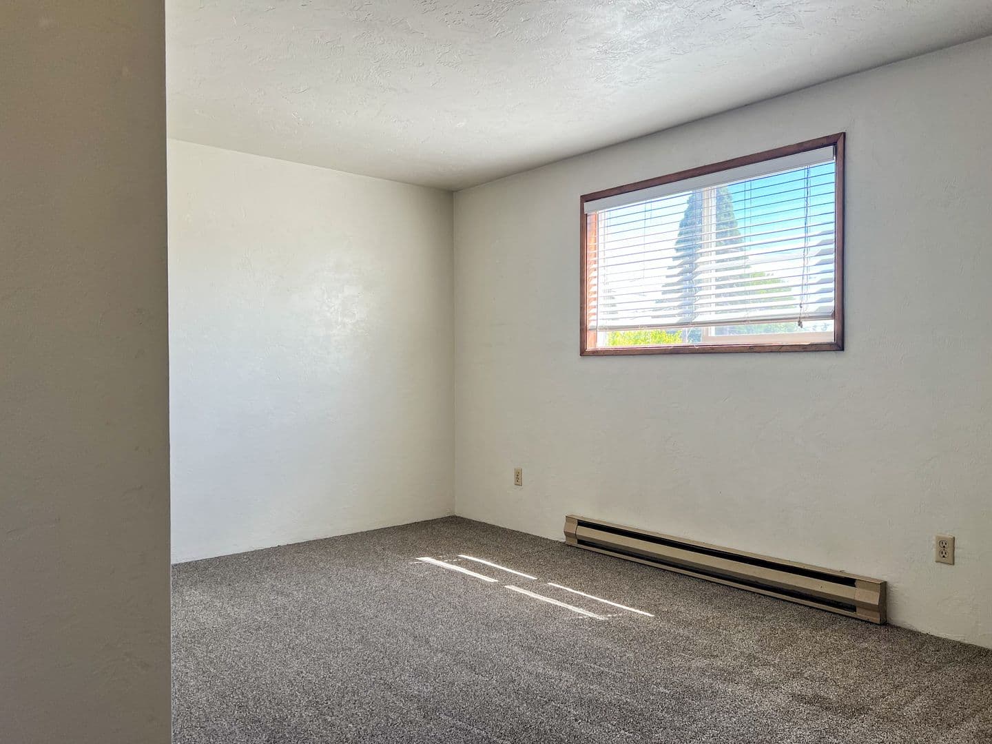 LEBANON Apartment: 412 MARY ST