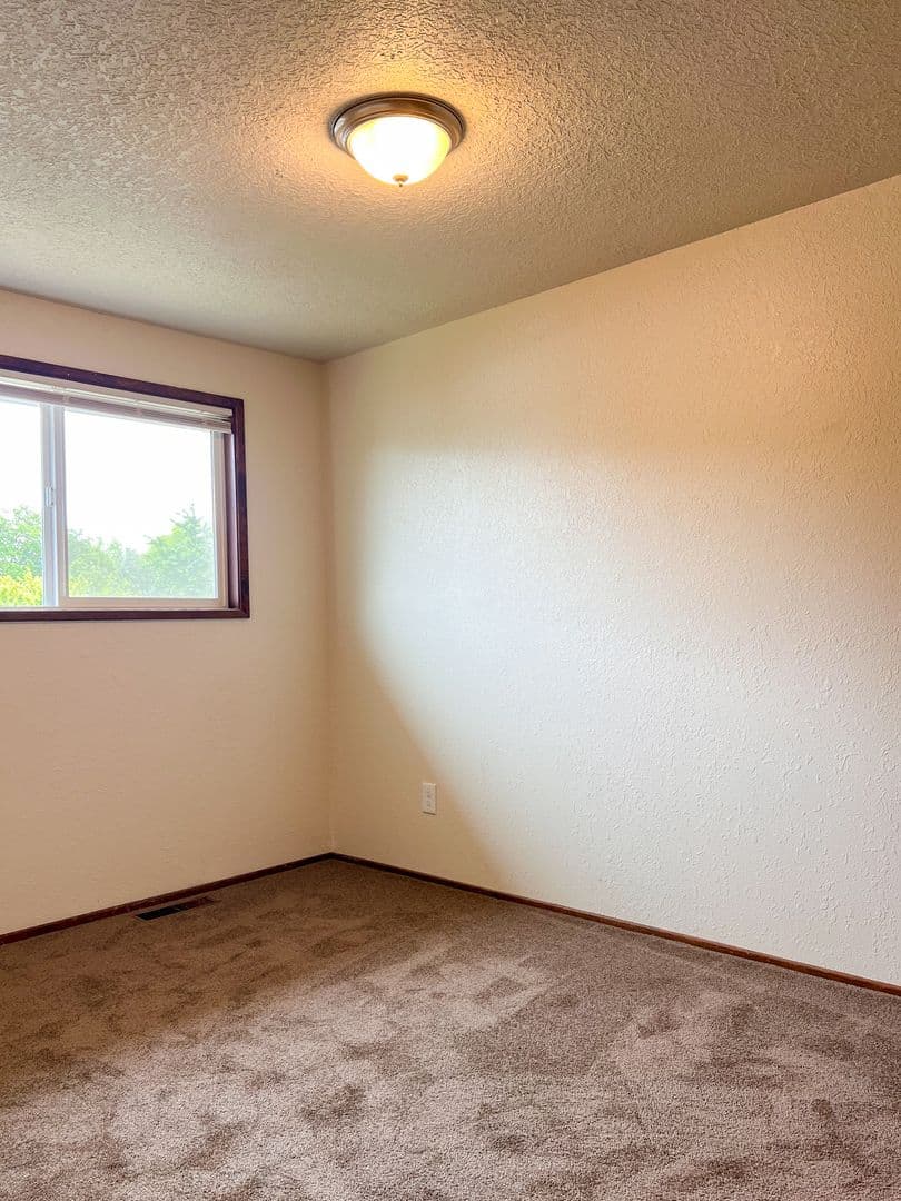 LEBANON Apartment: 155 S. 8TH ST #1-8