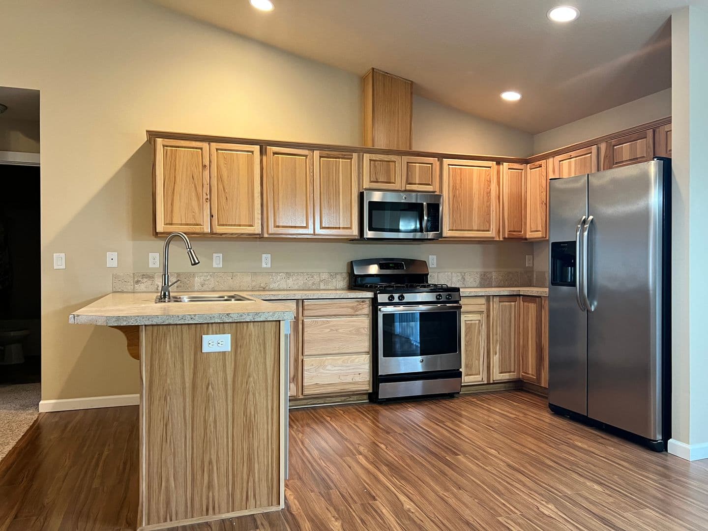 LEBANON Apartment: 183 E. JADON DR