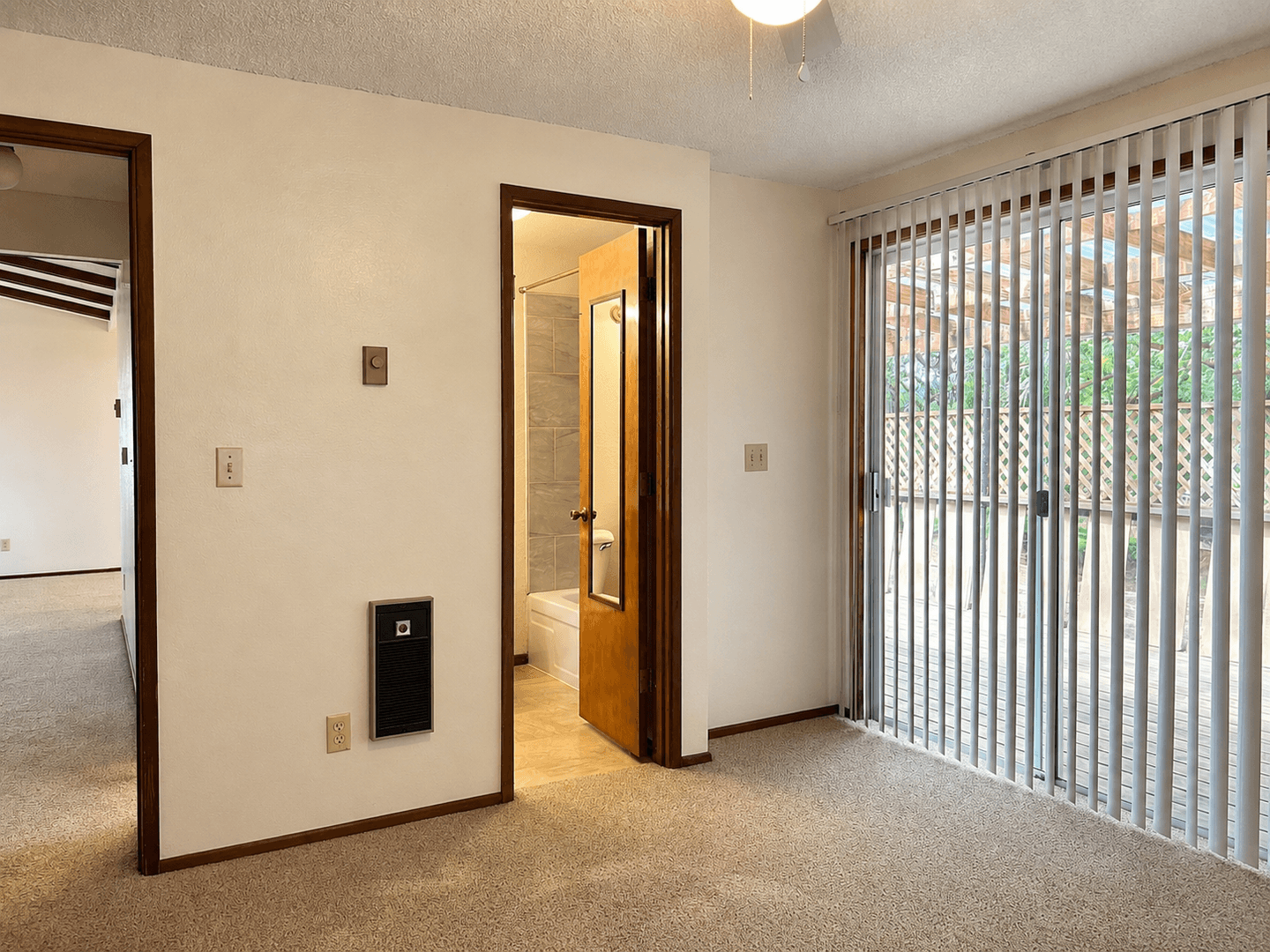 LEBANON Apartment: 38355 & 38385 WEIRICH DR.