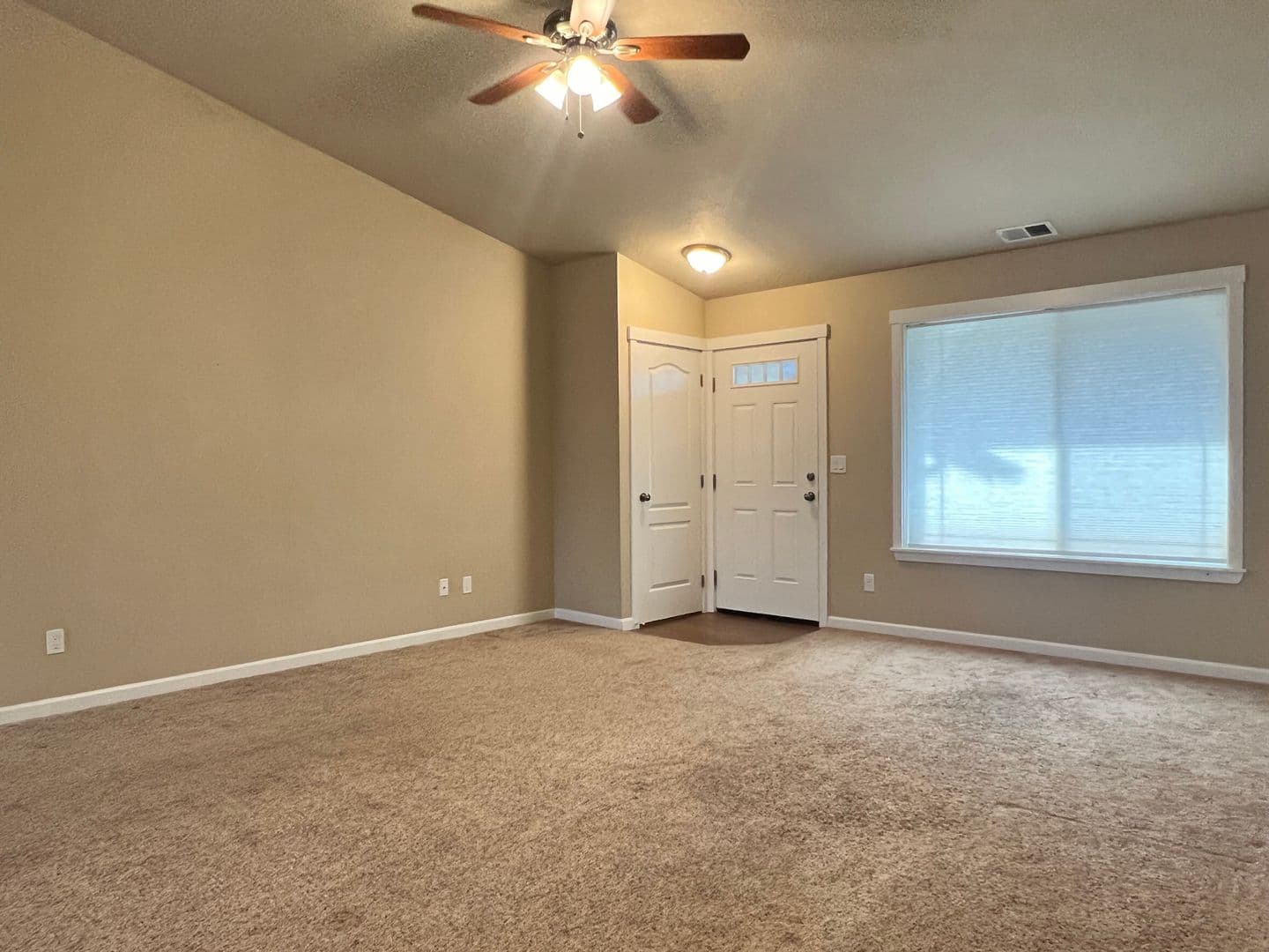LEBANON Apartment: 183 E. JADON DR