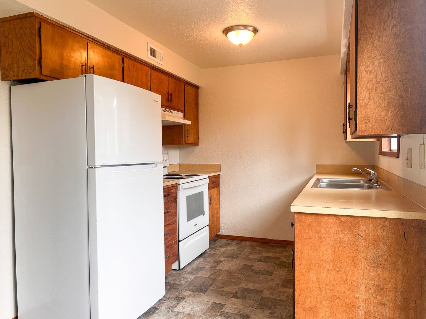 LEBANON Apartment: 155 S. 8TH ST #1-8