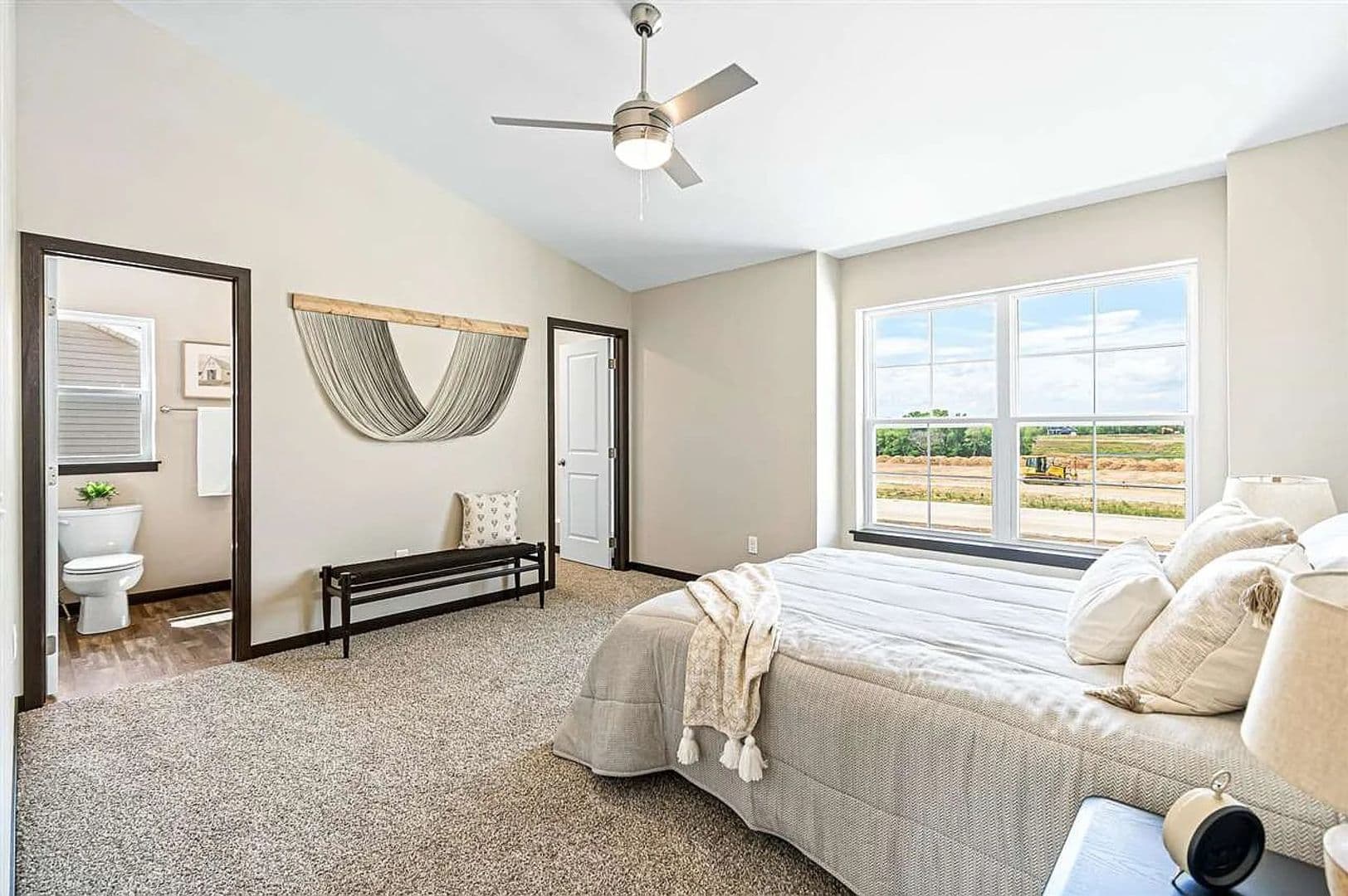 Tiffin Apartment: Chloe Drive