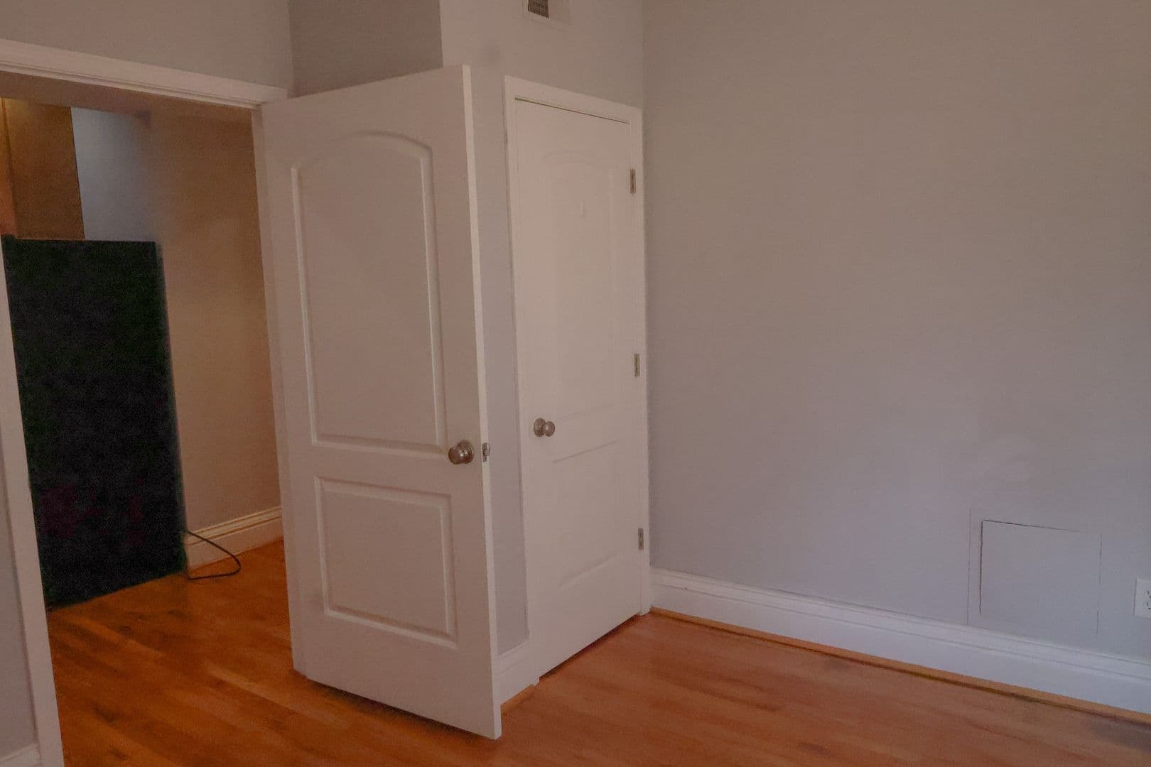 Saint Louis Apartment: 757 Syracuse Ave