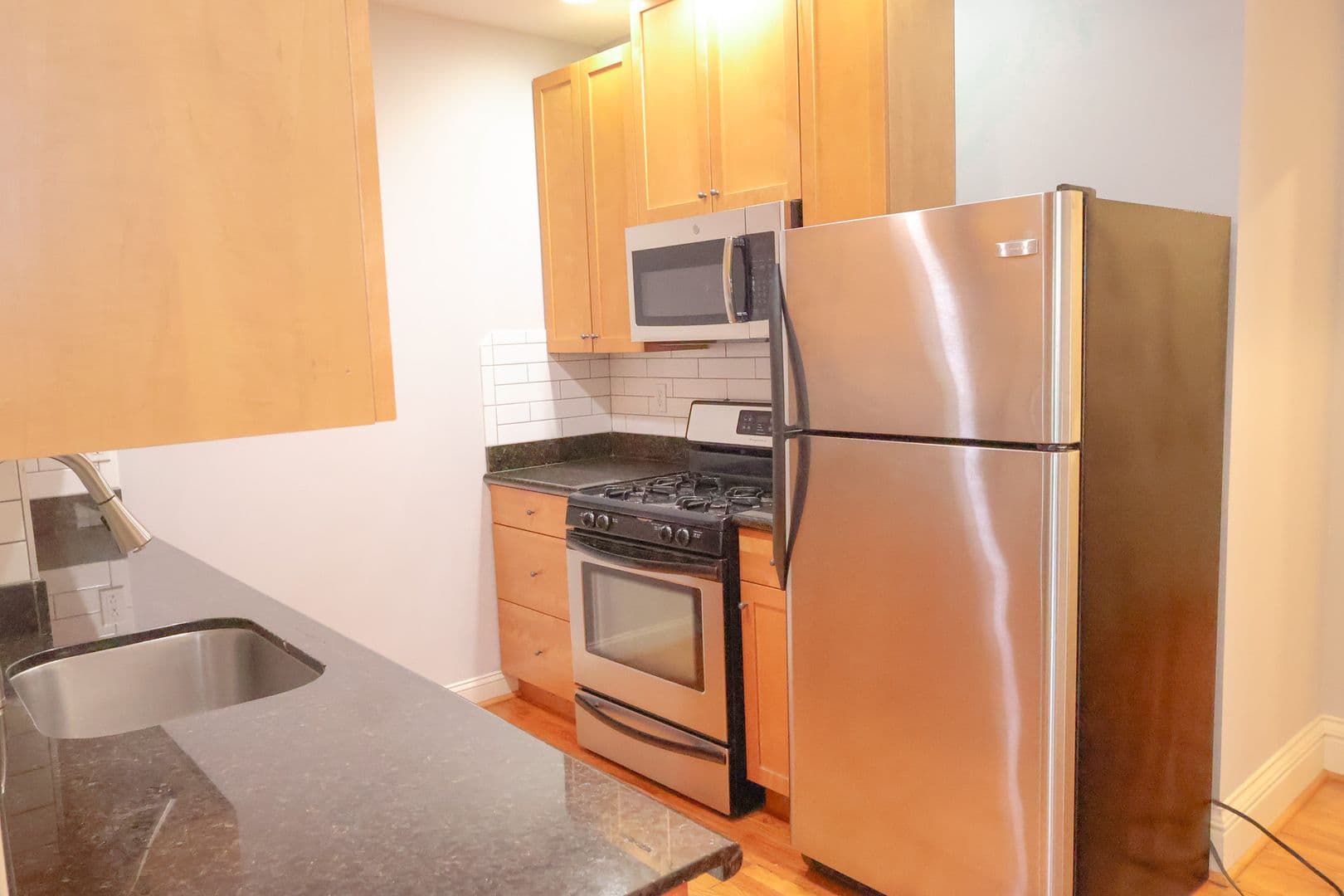 Saint Louis Apartment: 757 Syracuse Ave
