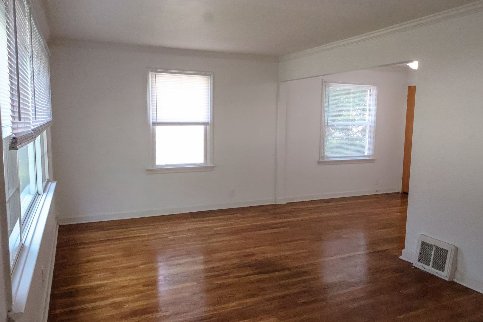 St Louis House: 10522 Byfield Dr