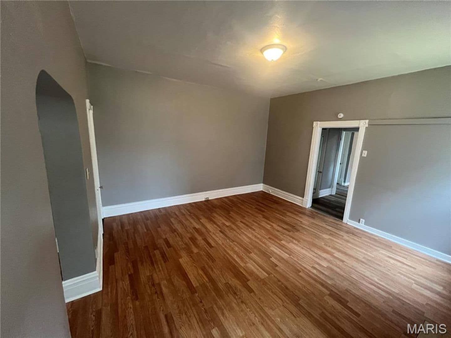 Saint Louis Apartment: 3135 Chippewa Street