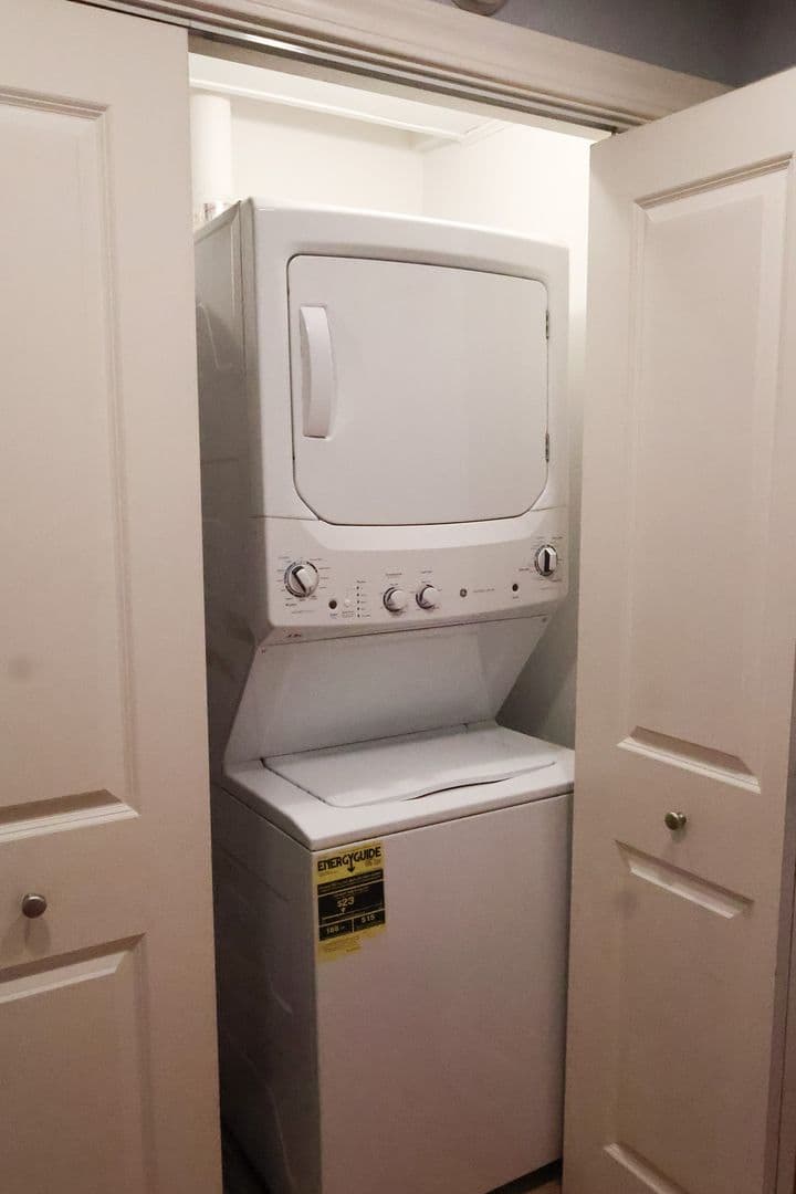 Saint Louis Apartment: 757 Syracuse Ave