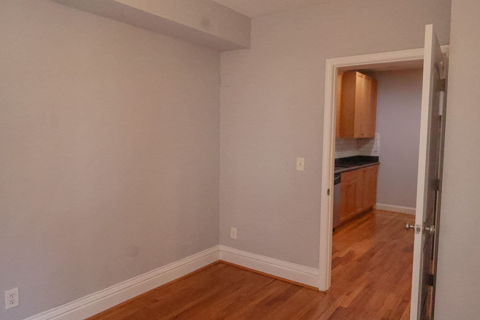 Saint Louis Apartment: 757 Syracuse Ave
