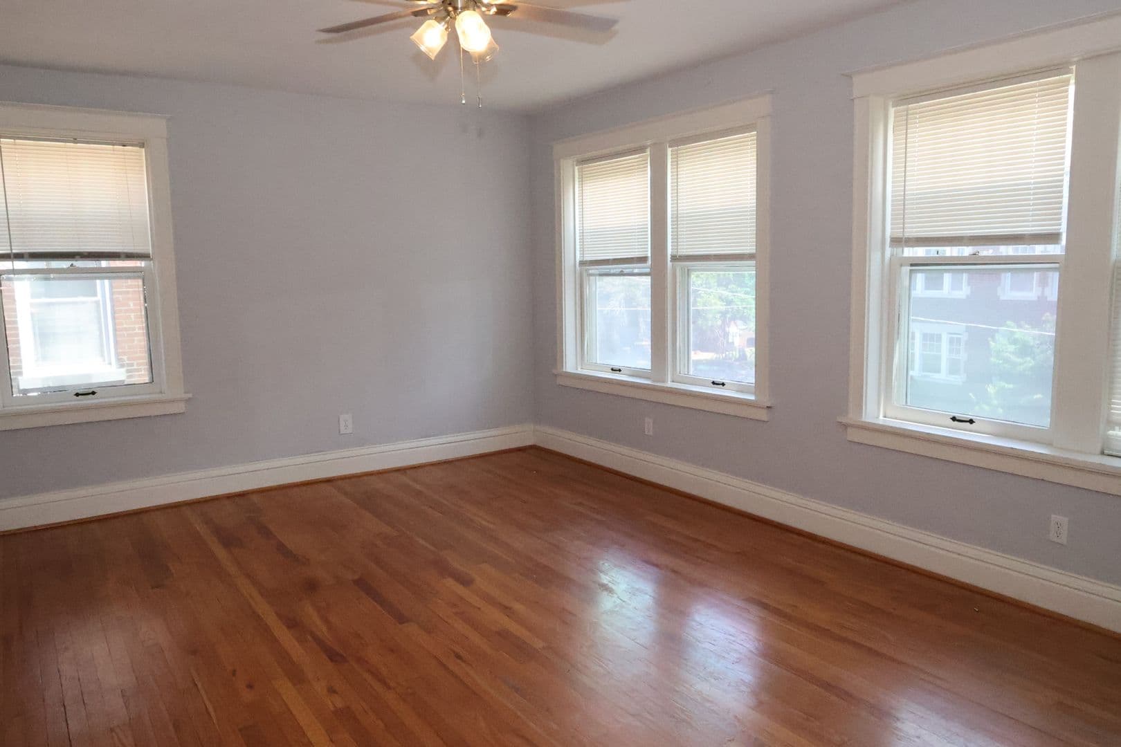 Saint Louis Apartment: 757 Syracuse Ave