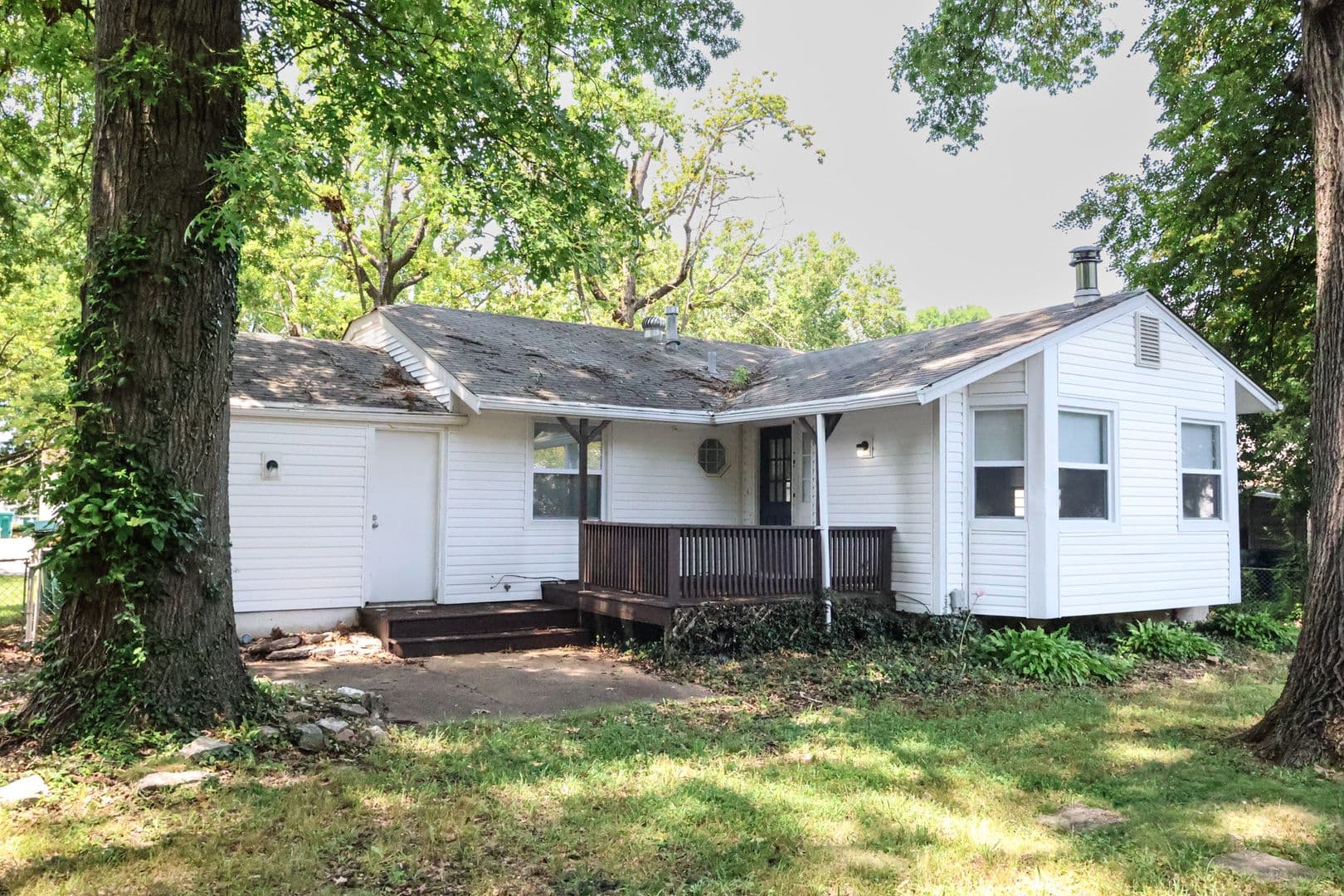 St Louis House: 10522 Byfield Dr