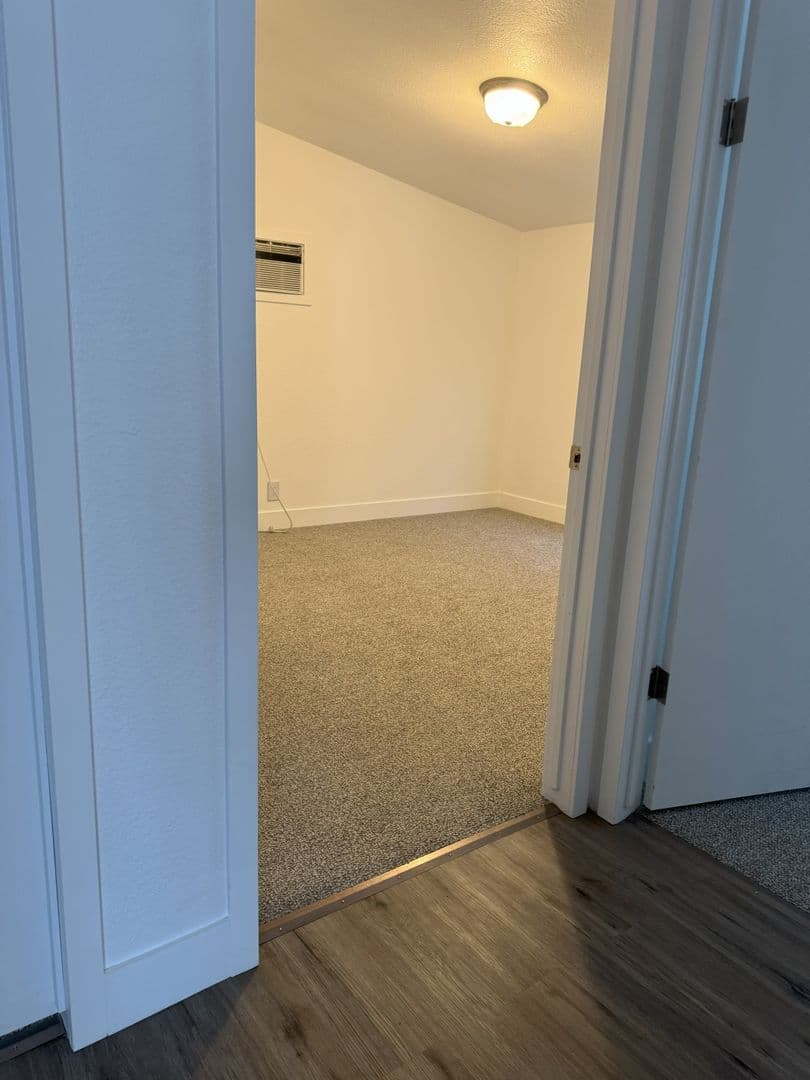 Echo House: 805 E Gerone St