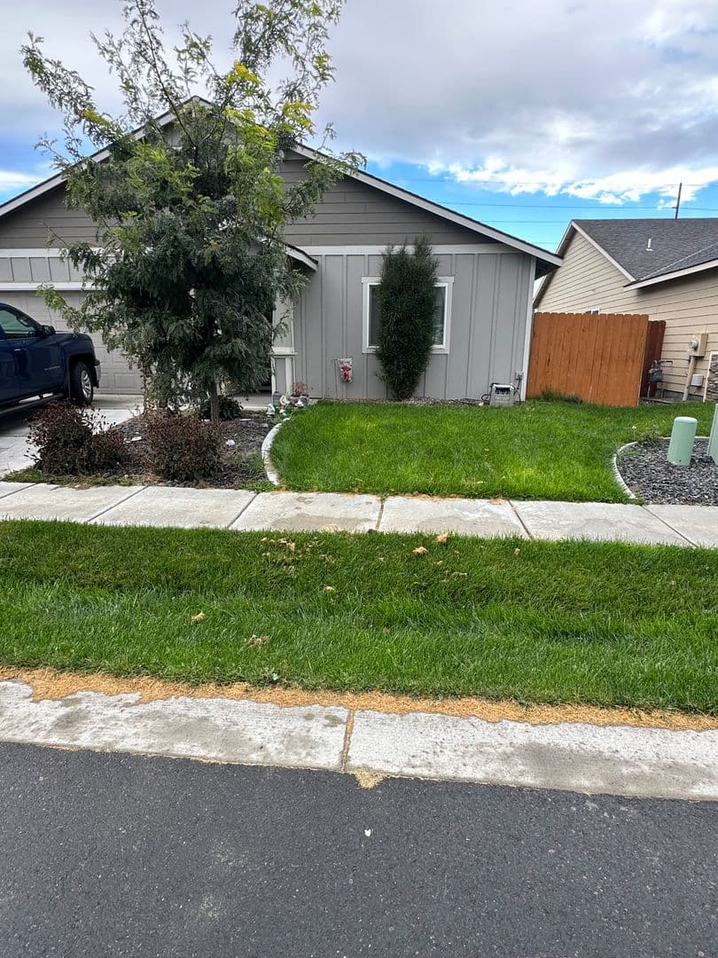 Hermiston House: 1995 NW 6th St